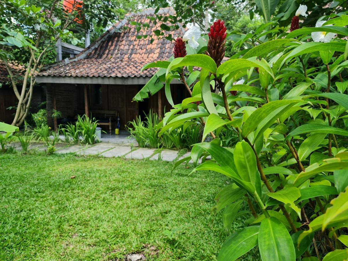Villa Kayu Yogyakarta Exterior photo